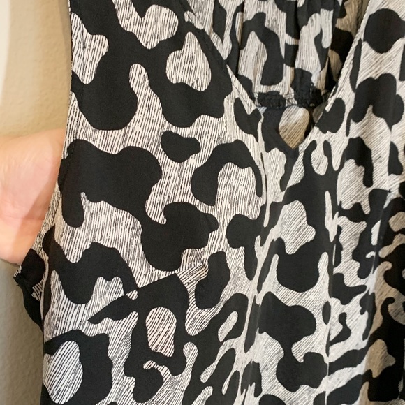 Mossimo (size L) Black and Gray Sleeveless, Razor back Top - Picture 4 of 8